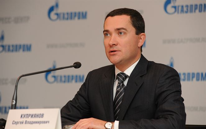 Na západe Gazprom vracia miliardy, na východe zintenzívňuje expanziu